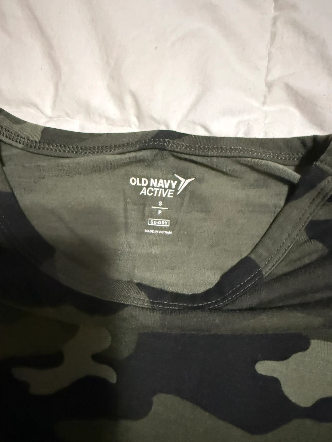 Old Navy Active Cropped Camo T-Shirt - photo 2