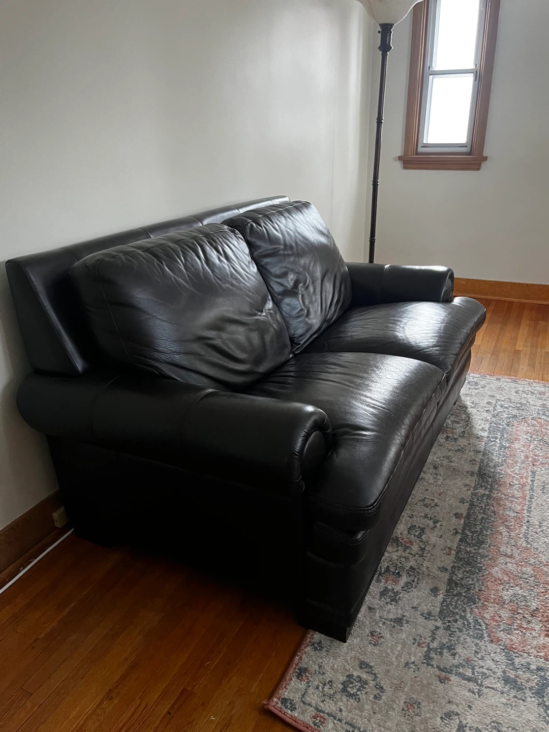 La-Z-Boy loveseat - photo 2