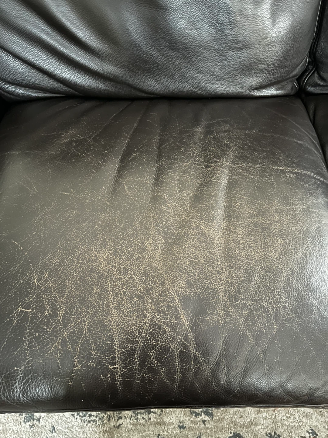 La-Z-Boy loveseat - photo 3