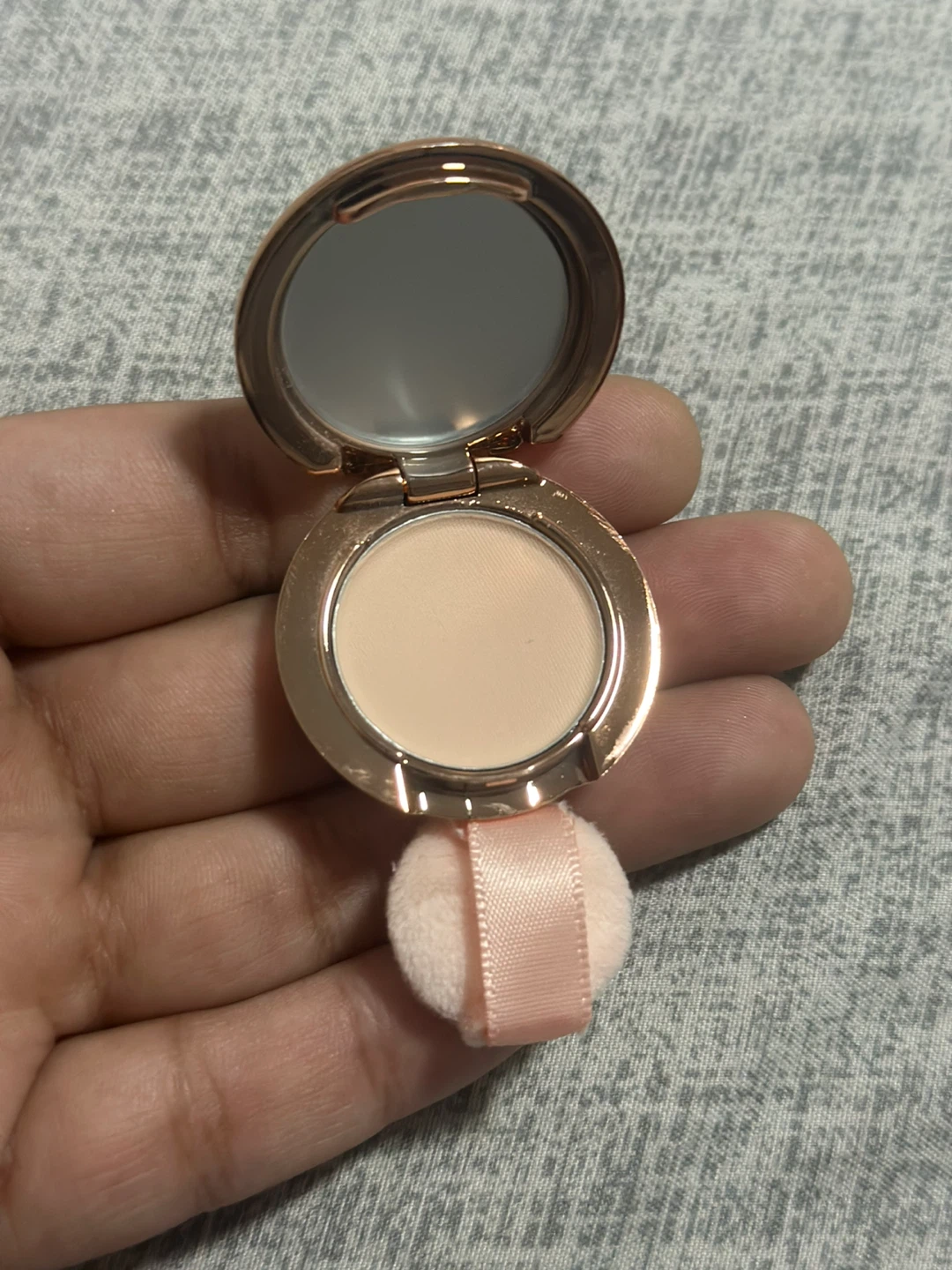 Sample Charlotte Tilbury Airbrush Flawless Finish Setting Powder - photo 2