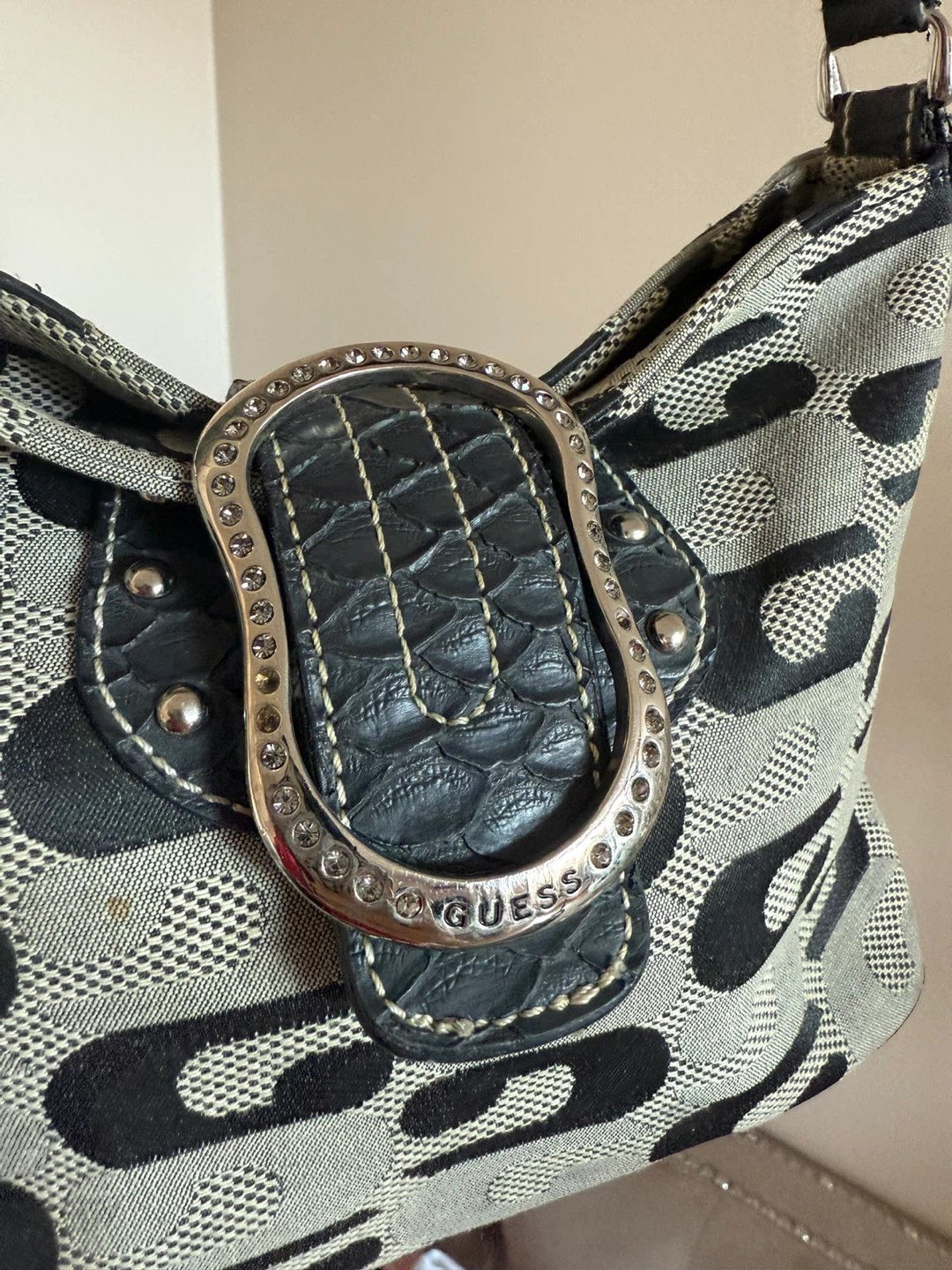Guess Shoulder Bag - photo 3