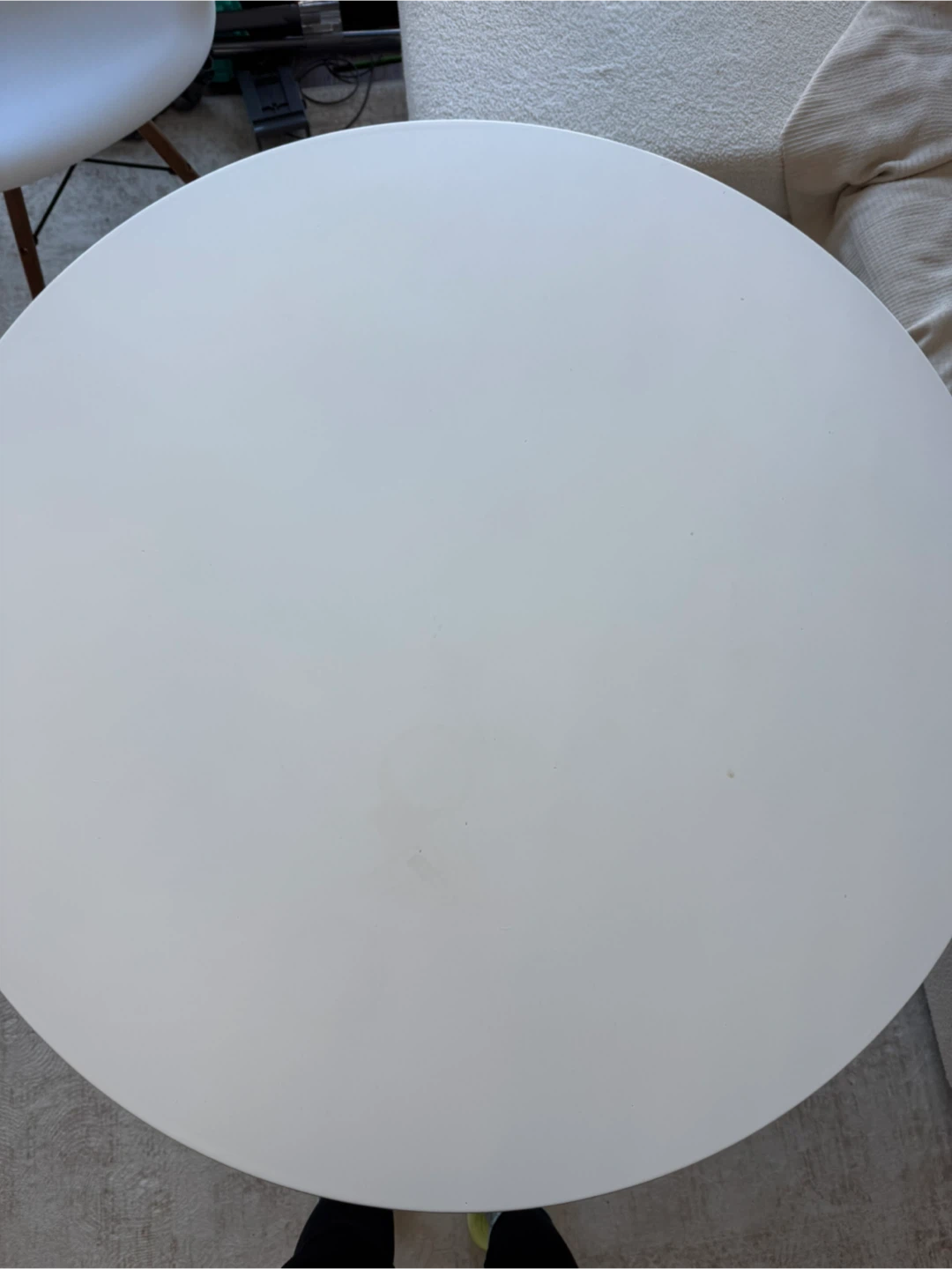 White Round Dining Table - photo 5