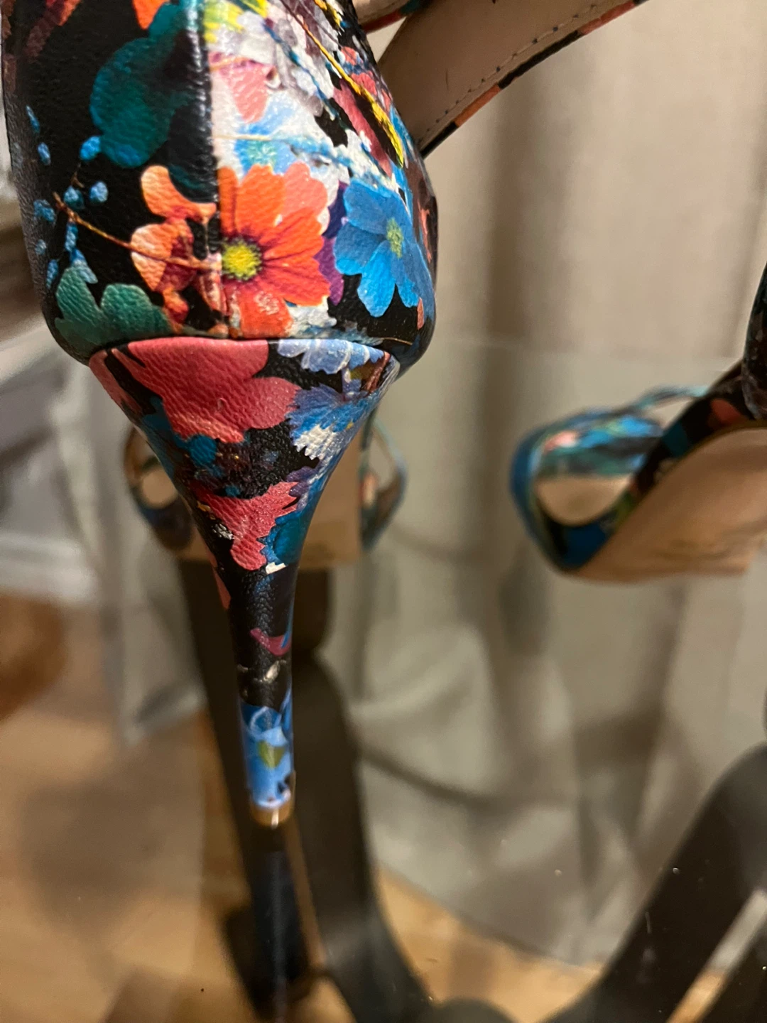 Chase & Chloe Women's Floral Heeled Sandals - photo 5
