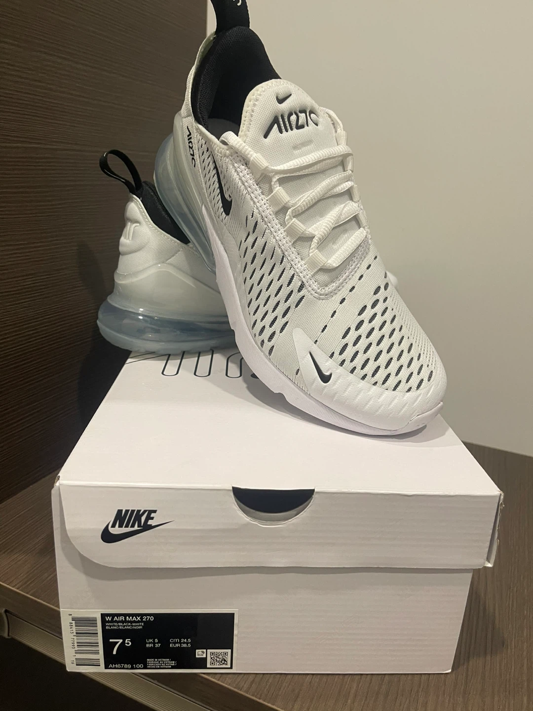 Nike Air Max 270 Women's Running Shoes White Size 7.5