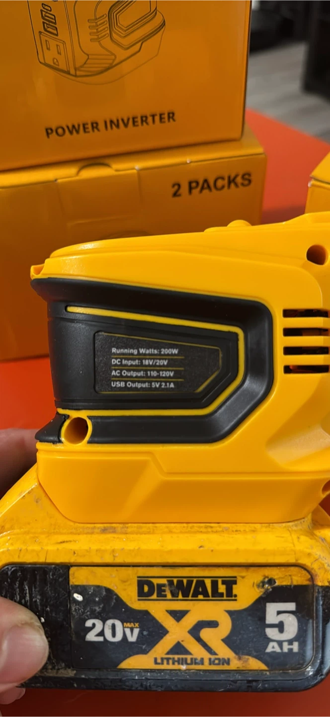 DEWALT 200w Battery Power Inverter - photo 3