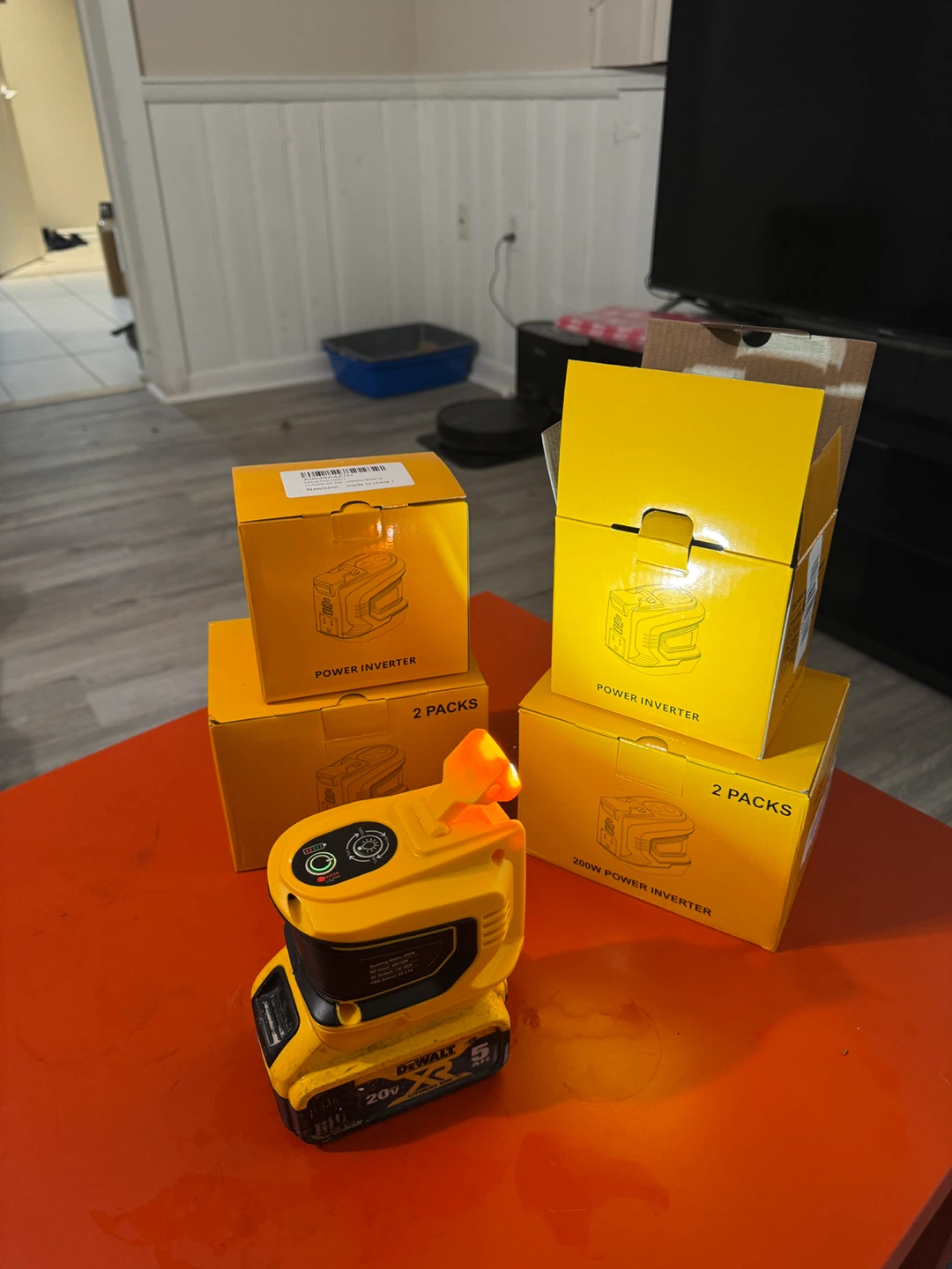 DEWALT 200w Battery Power Inverter - photo 2