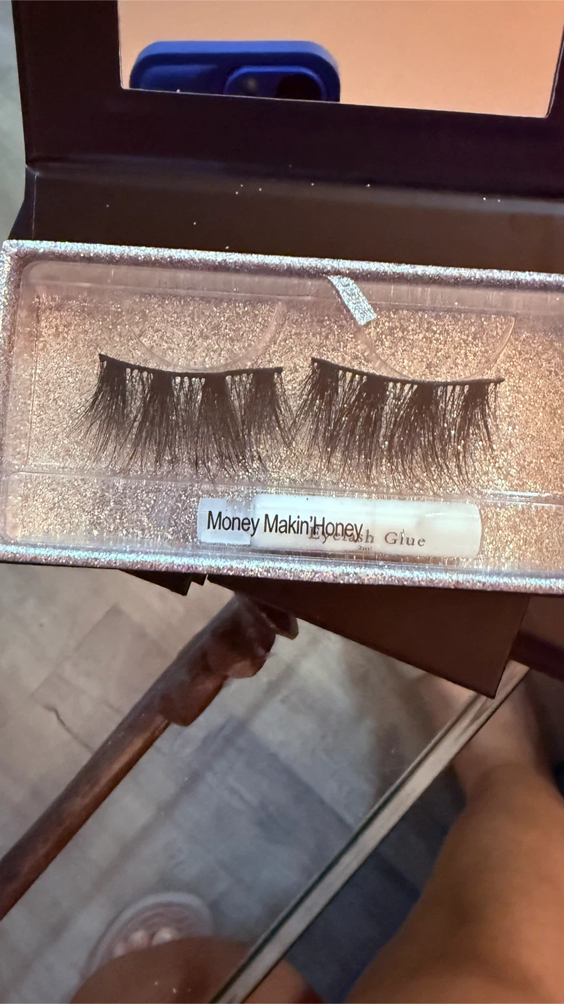 Money Makin' Honey False Eyelashes with Glue