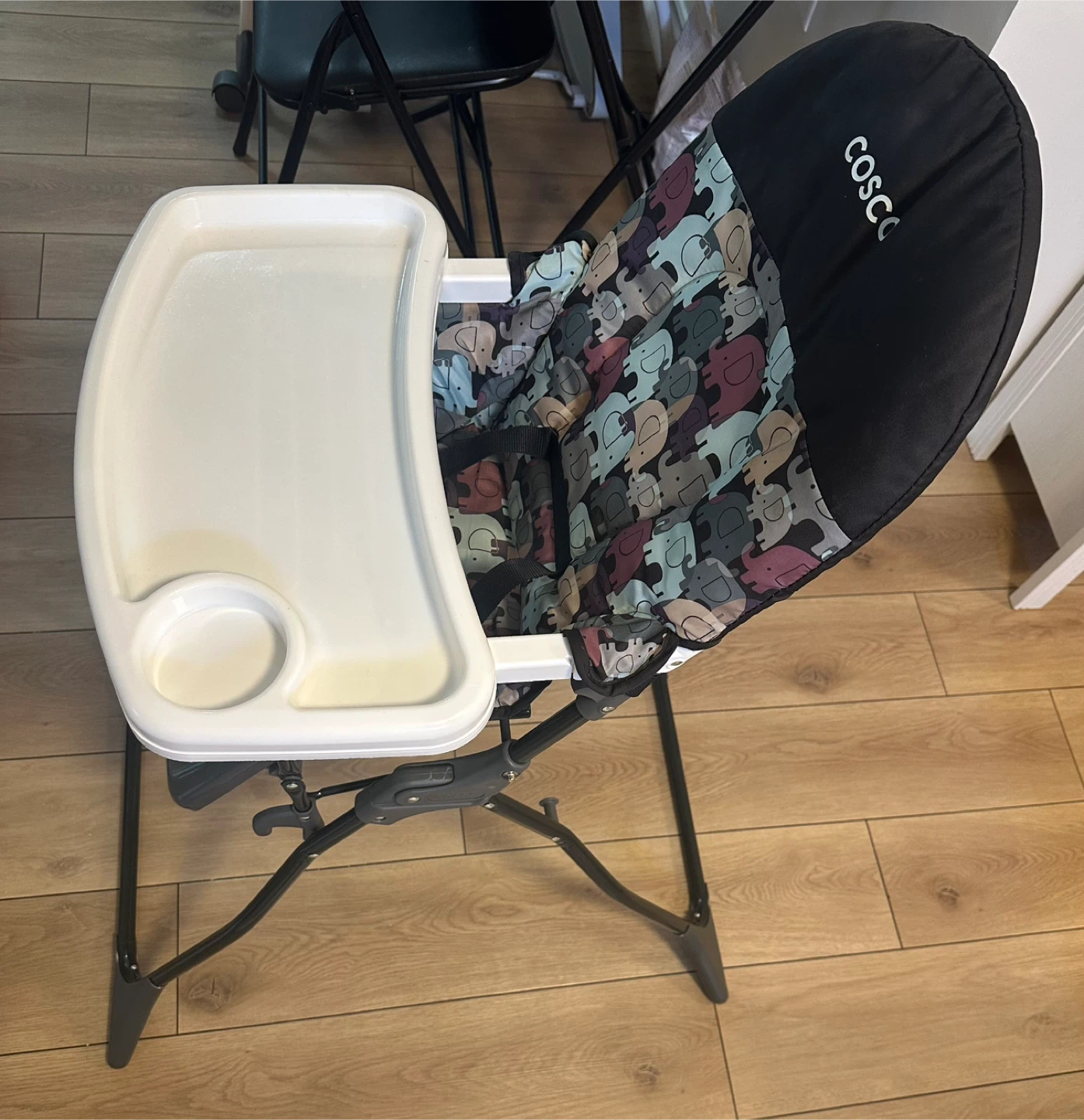 Cosco Elephant Print High Chair with Tray - photo 2