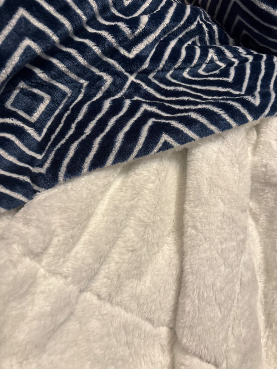 NWOT Life Comfort Fleece Throw Blanket