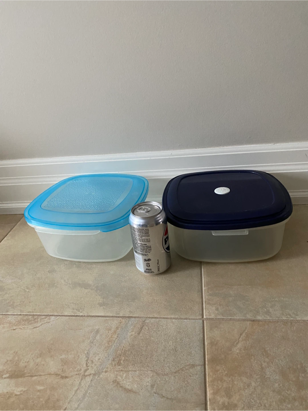 2 Food Storage Containers - photo 4