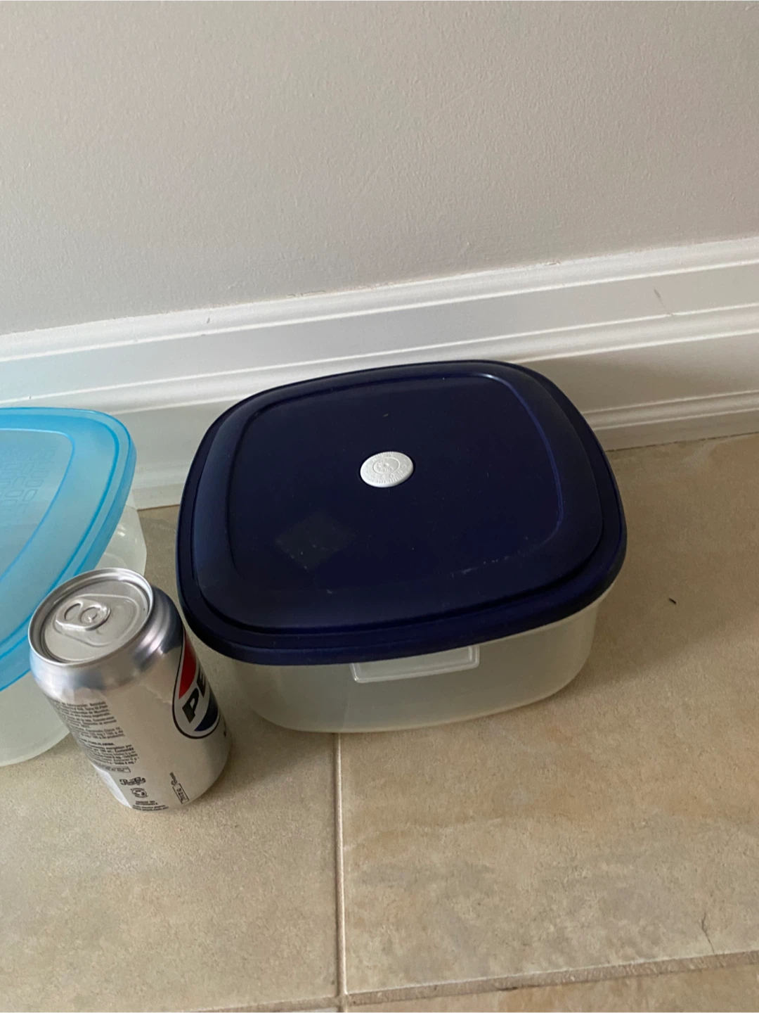 2 Food Storage Containers - photo 2
