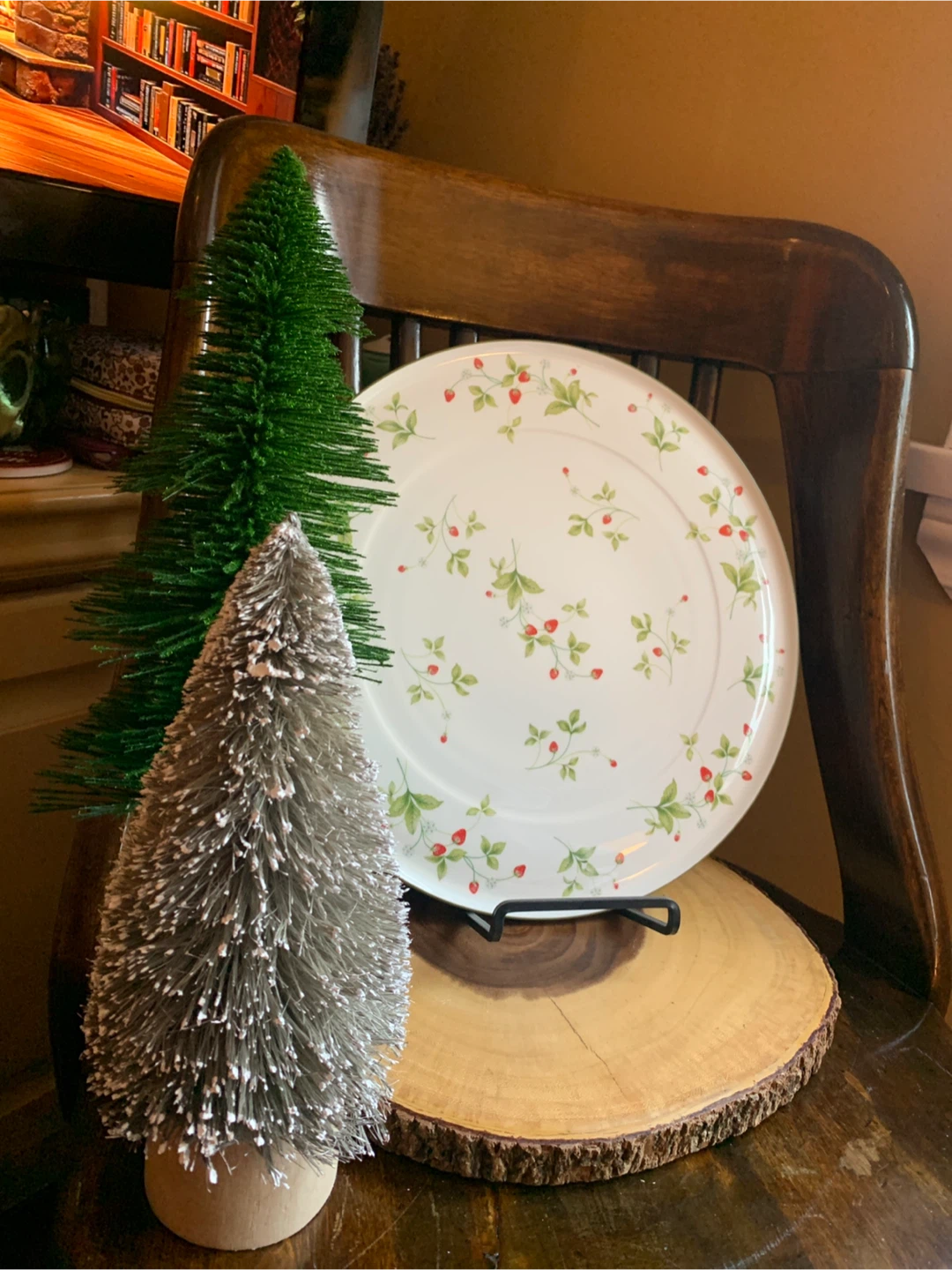 Vintage Royal Bone China Strawberry Field Cake Plate - photo 2