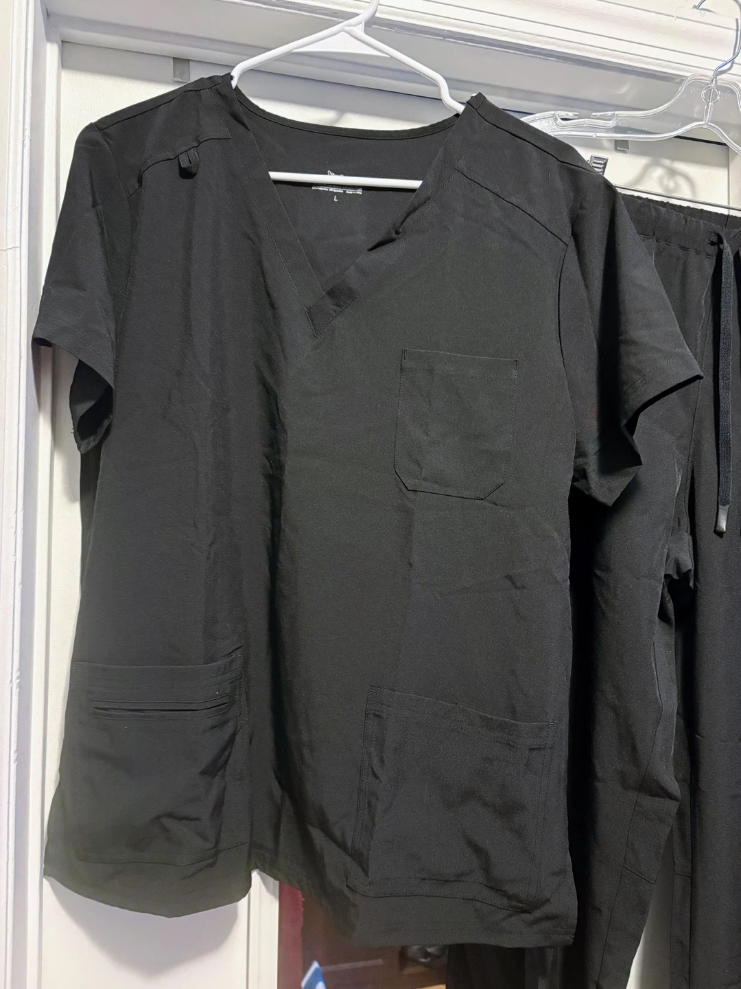 Floral Hue Black Scrub Top and Pants Set - Size L - photo 2