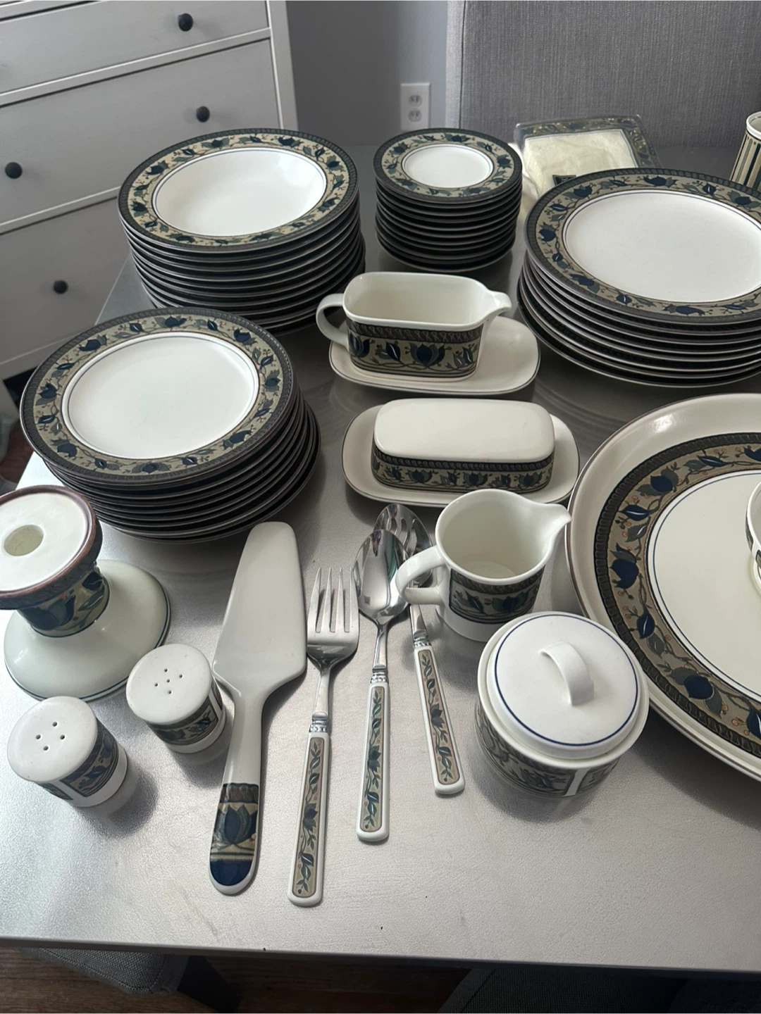 8 settings +accessories Mikasa Arabella  stoneware - photo 3
