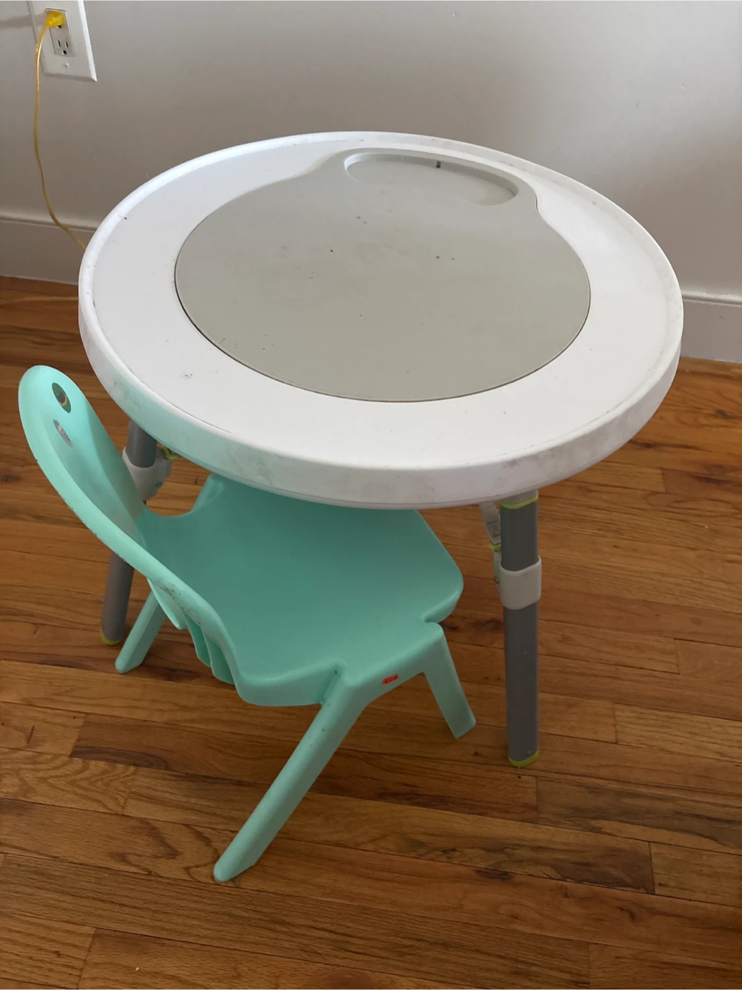 Fisher-Price Toddler Table and Chair Set - photo 2