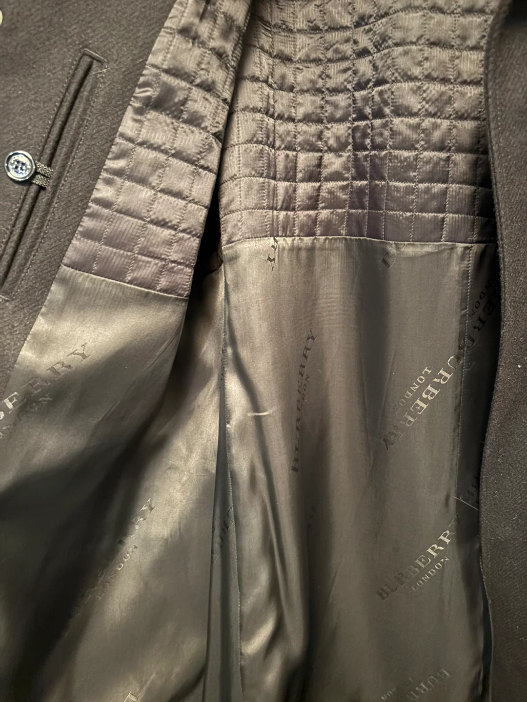 Like New Men’s Burberry Wool Winter Coat XXL - photo 4