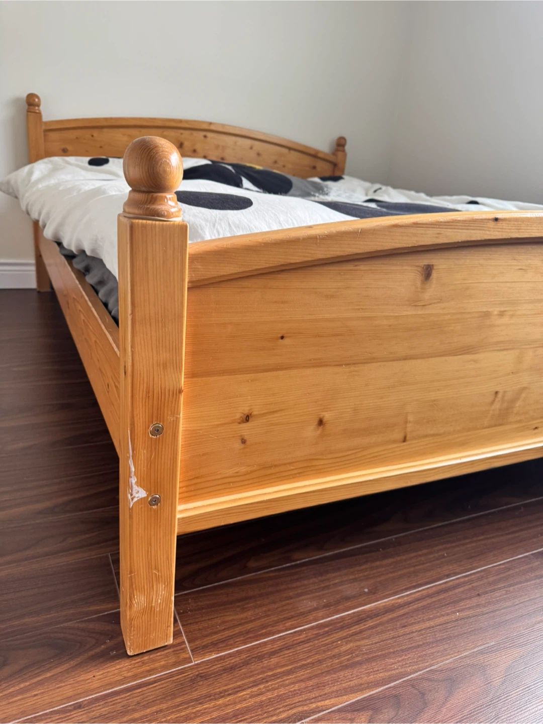 Solid Wood Bed Frame_Queen size - photo 2