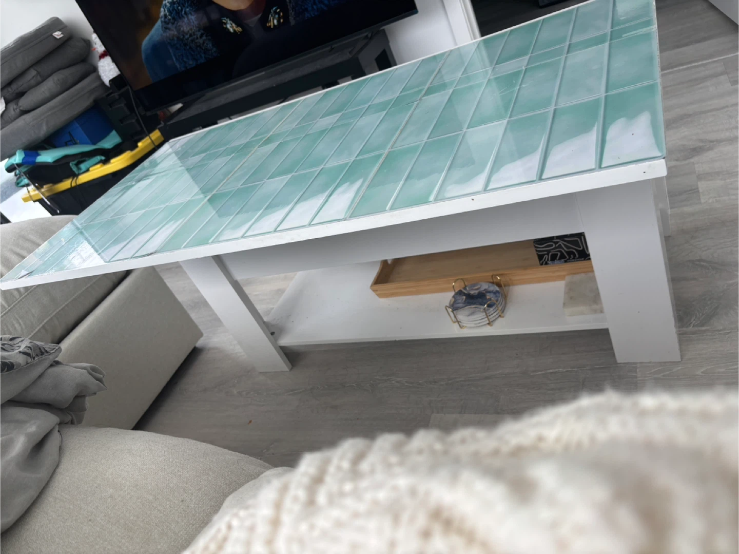 White Lift-Top Coffee Table with Vinyl top (removable) - photo 3