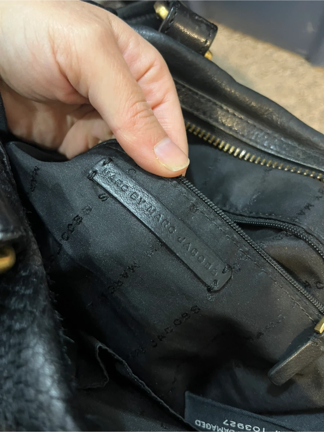 Marc by Marc Jacobs Black Leather Shoulder Bag - photo 3