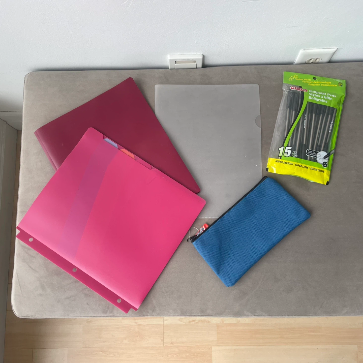 $5 New Stationery Bundle Folders Pencil Case Pen Pack