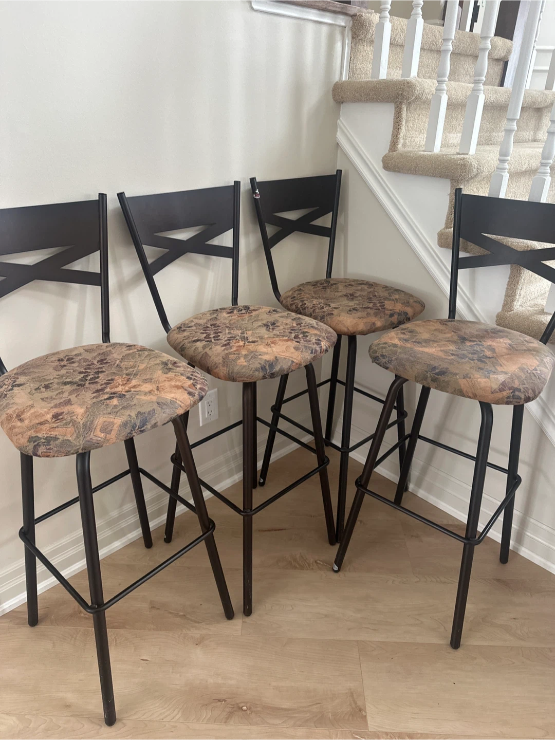 Set of 4 Bar Stools with Upholstered Seats - photo 2