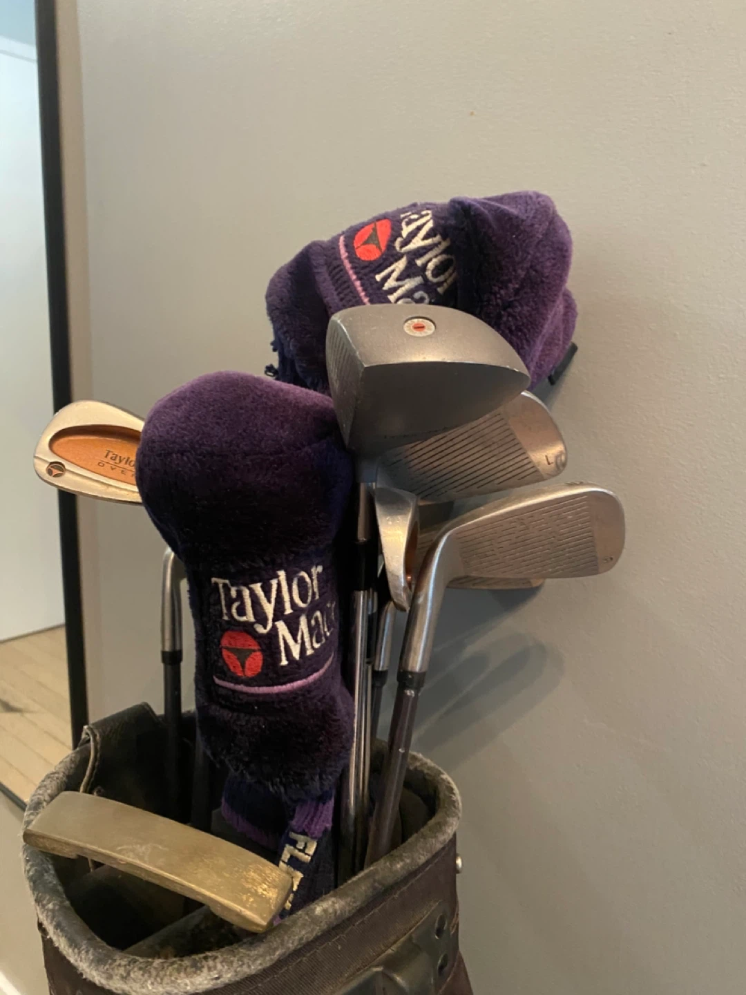 Taylor Made Golf Club Set with Bag - photo 2