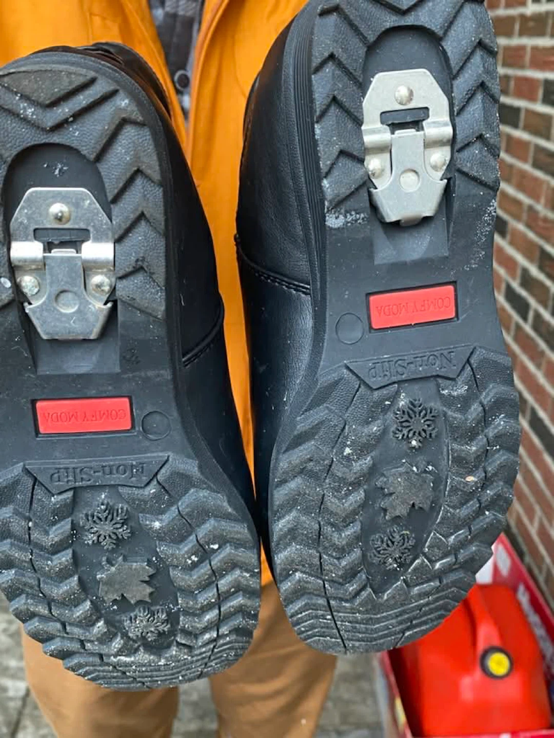 Comfy Moda Black Waterproof Thinsulate Winter Boots Size 6 - photo 4