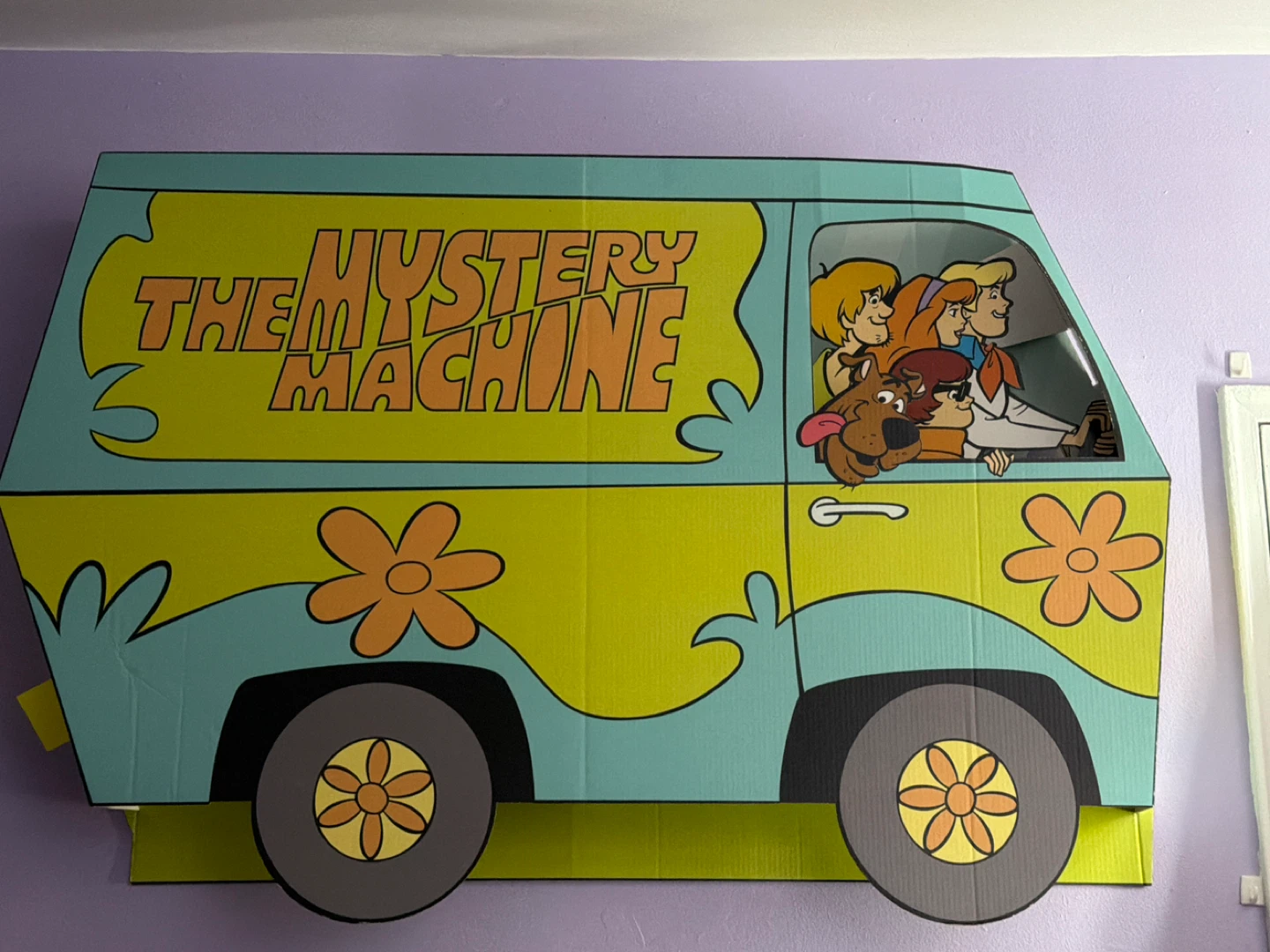 Scooby-Doo Mystery Machine Cardboard Cutout