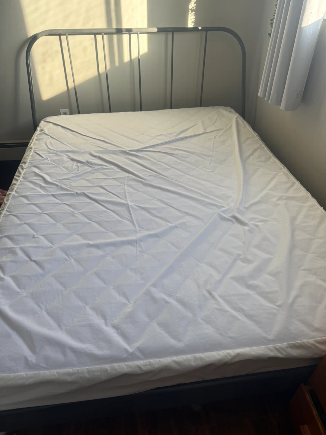 Metal Bed Frame with Mattress