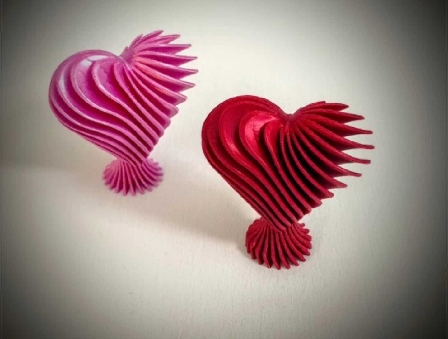 Heart-shaped decorative sculptures