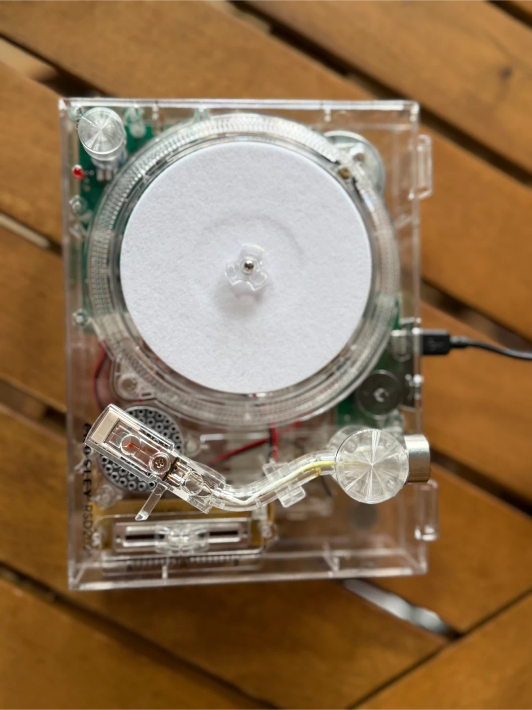 CROSLEY RSD 2020 3” CLEAR MINI TURNTABLE - photo 5