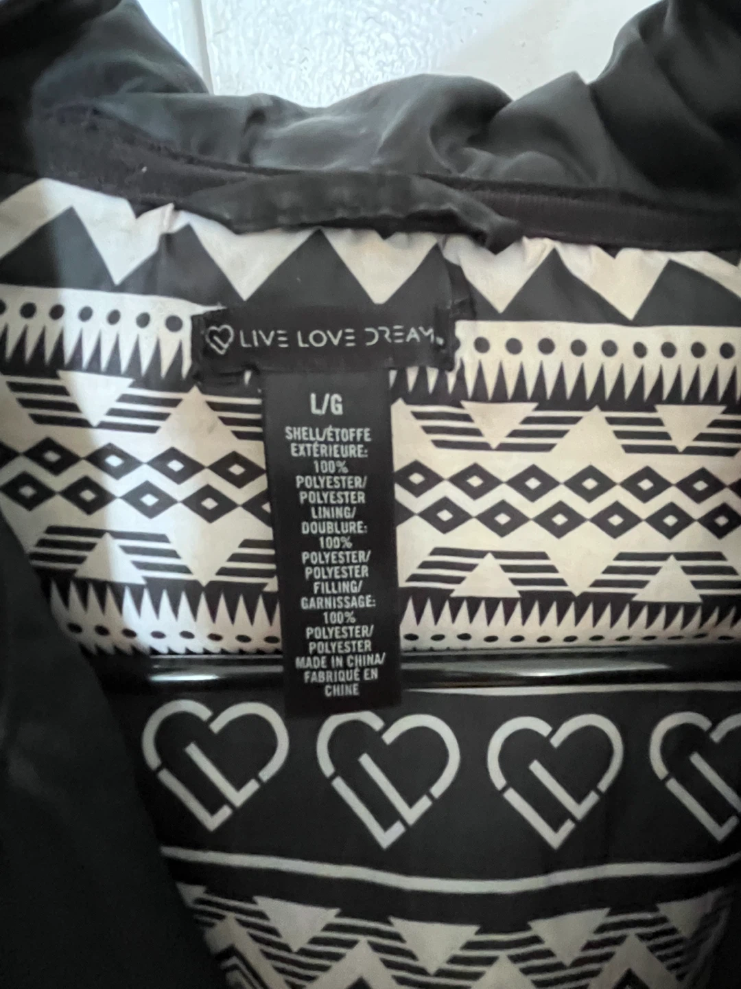 LIVE LOVE DREAM Black Puffer Jacket - Size L/G - photo 2