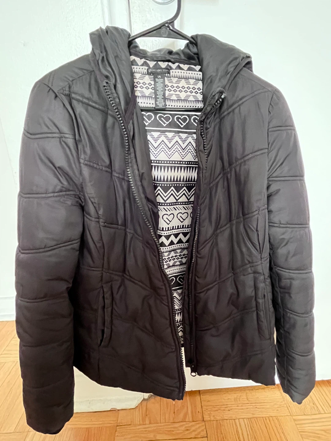 LIVE LOVE DREAM Black Puffer Jacket - Size L/G