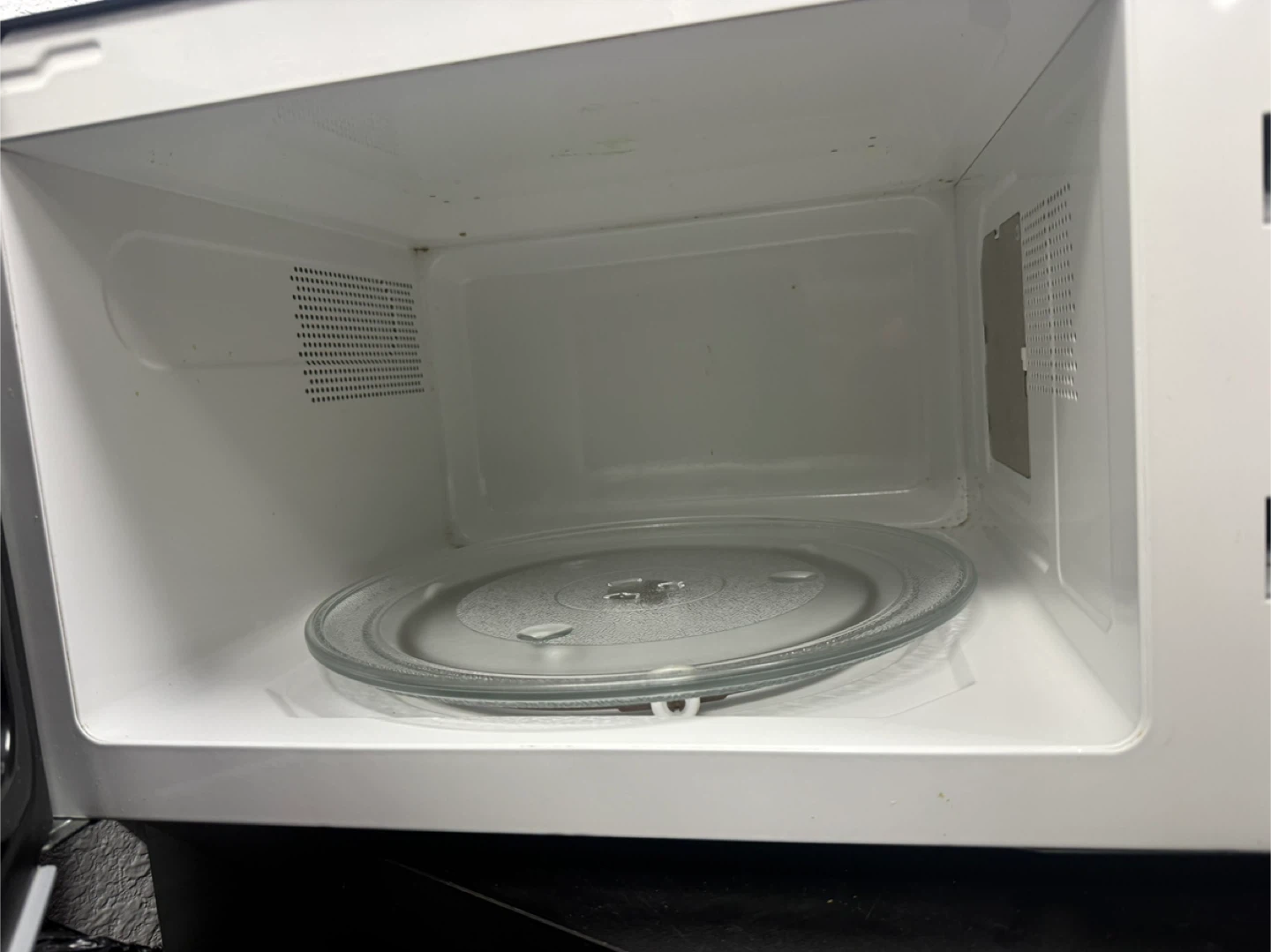 Hamilton Beach Microwave Oven 1.1 Cu.ft Capacity - photo 2