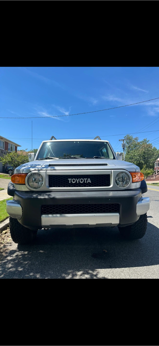 Toyota FJ Cruiser - photo 2