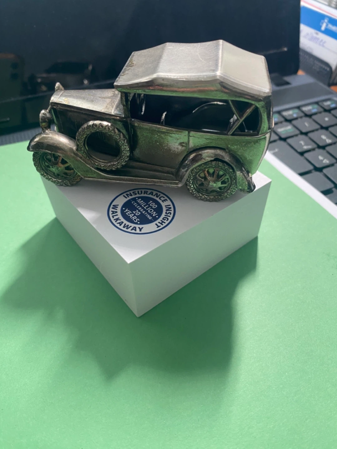 1932 Datsun Diecast Car - photo 2