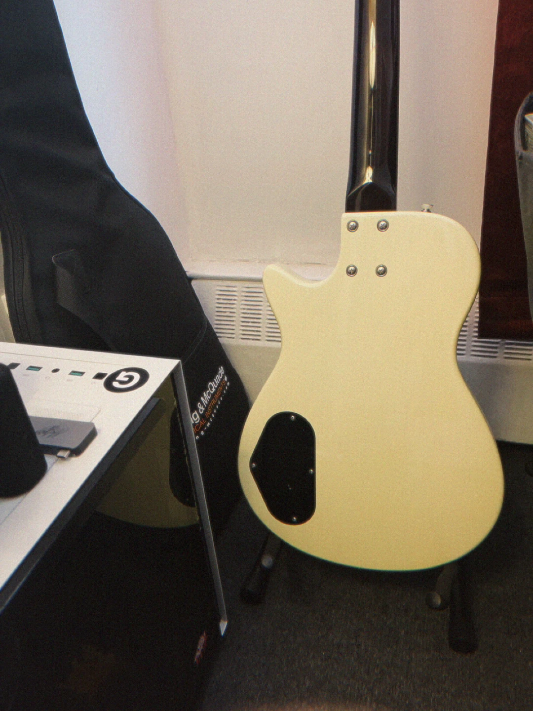 Gretsch Electric Bass Guitar - photo 5