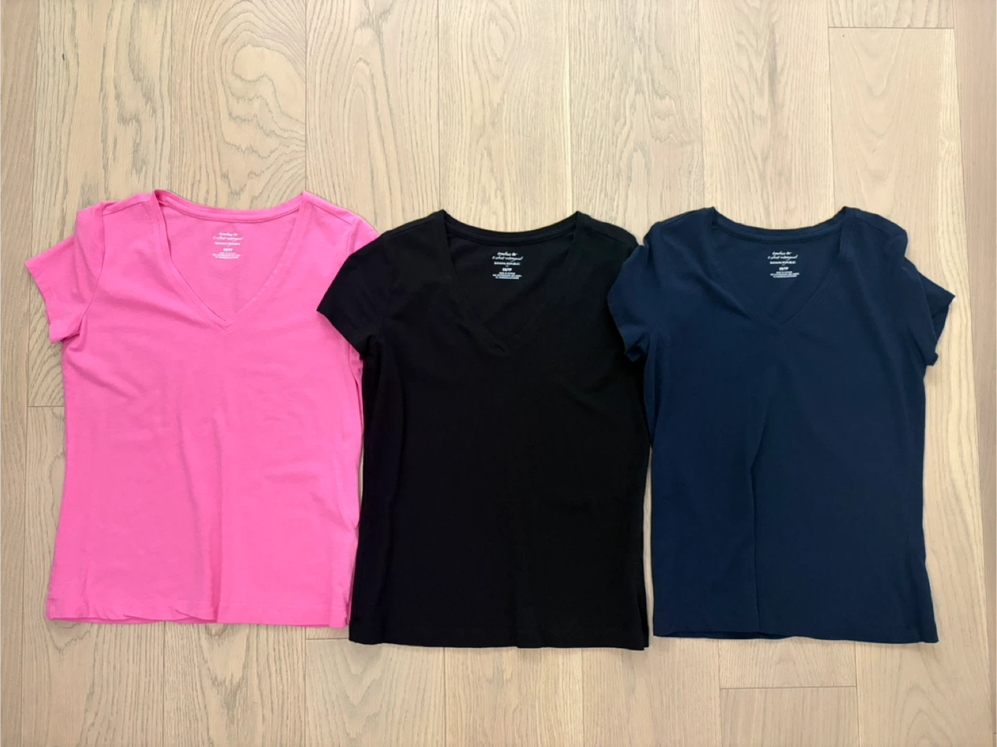 Banana Republic V-Neck T-Shirts (3 Pack) XS