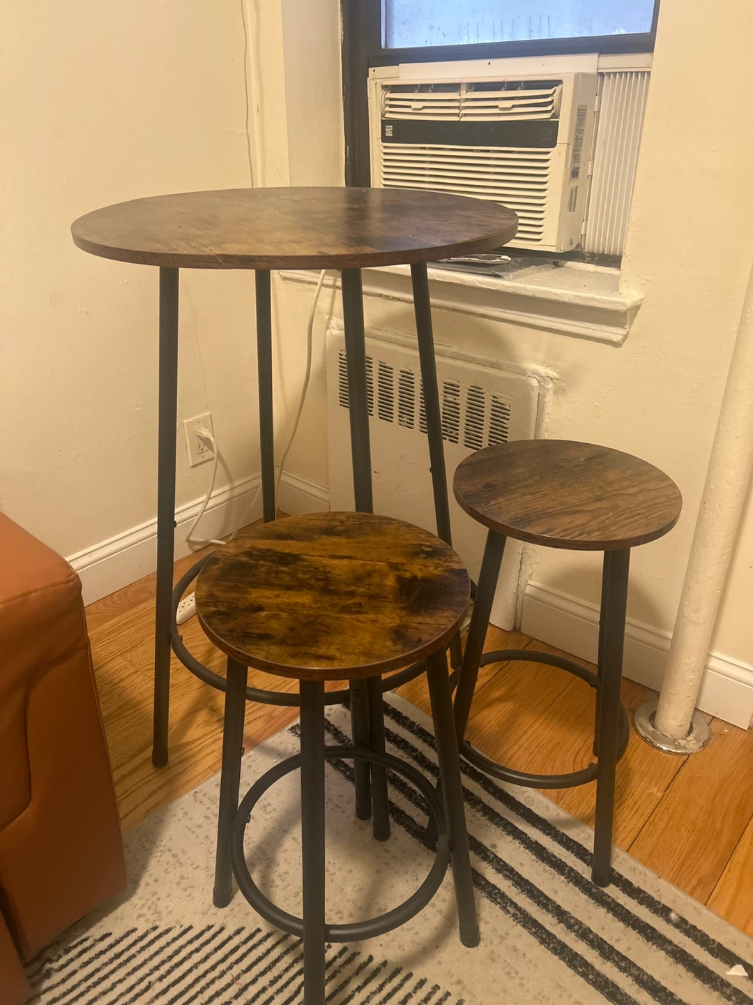 Round Pub Table with 2 Stools