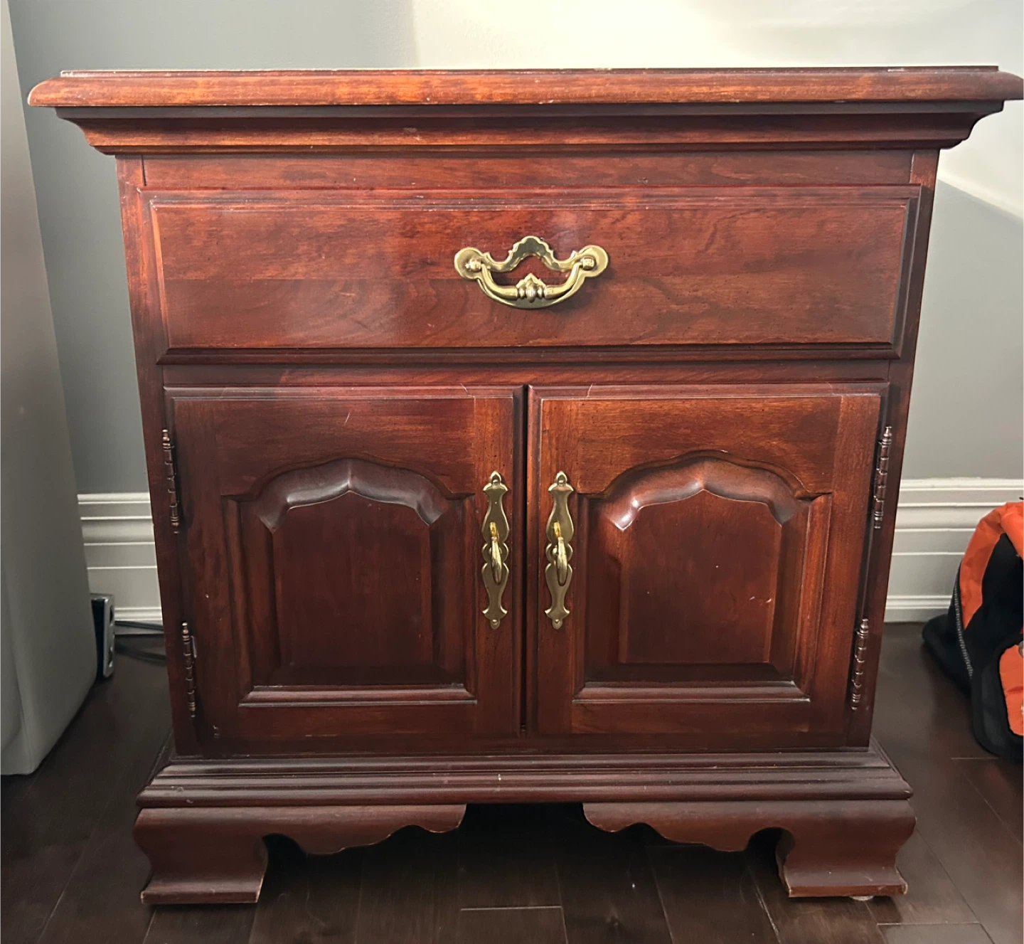 2 solid Cherry wood side tables with Drawer and Cabinet - photo 2