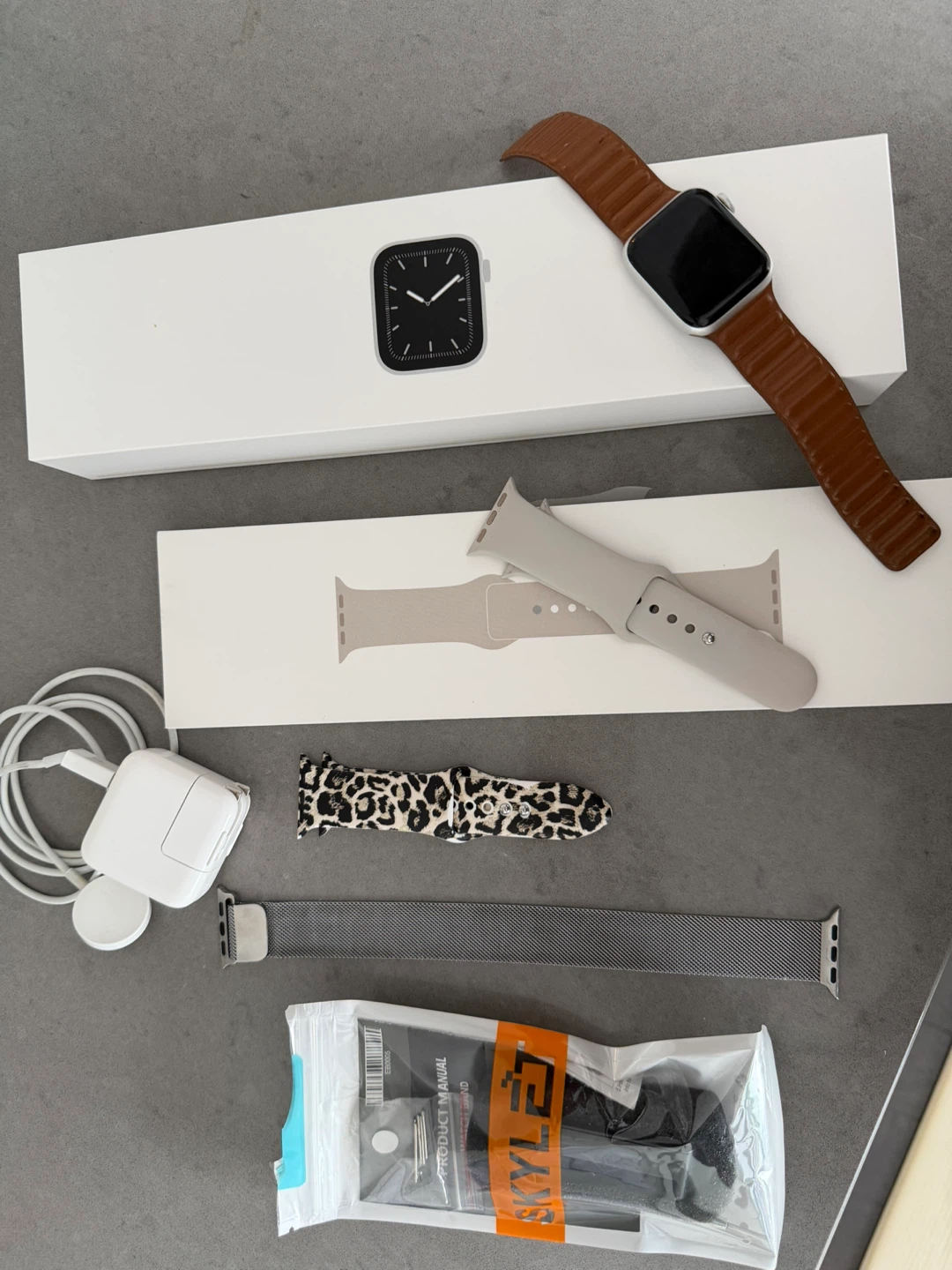 Apple Watch Series 5 40mm Silver Aluminum Case - photo 2