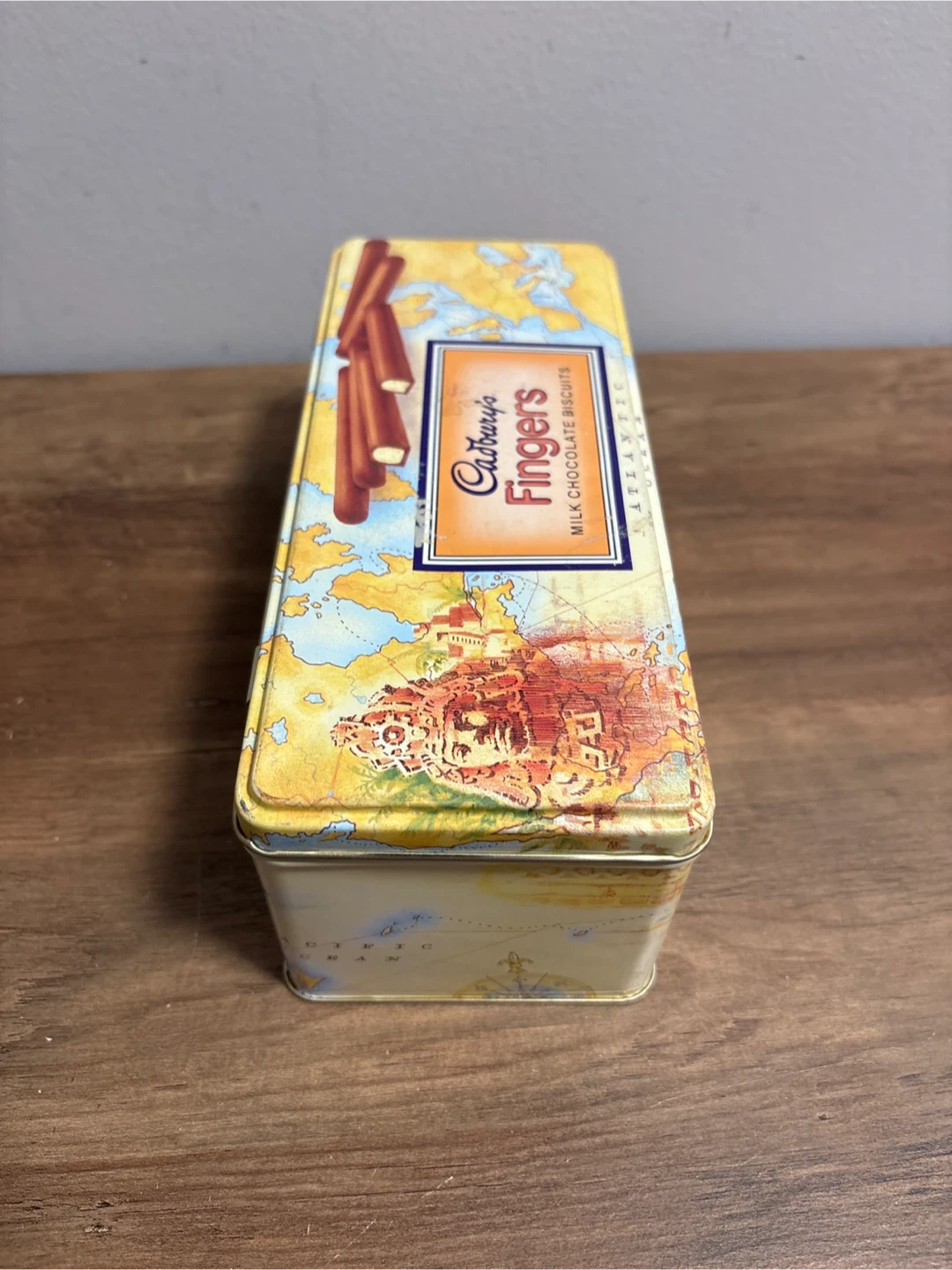 Cadbury's Fingers Milk Chocolate Biscuits Tin - photo 5