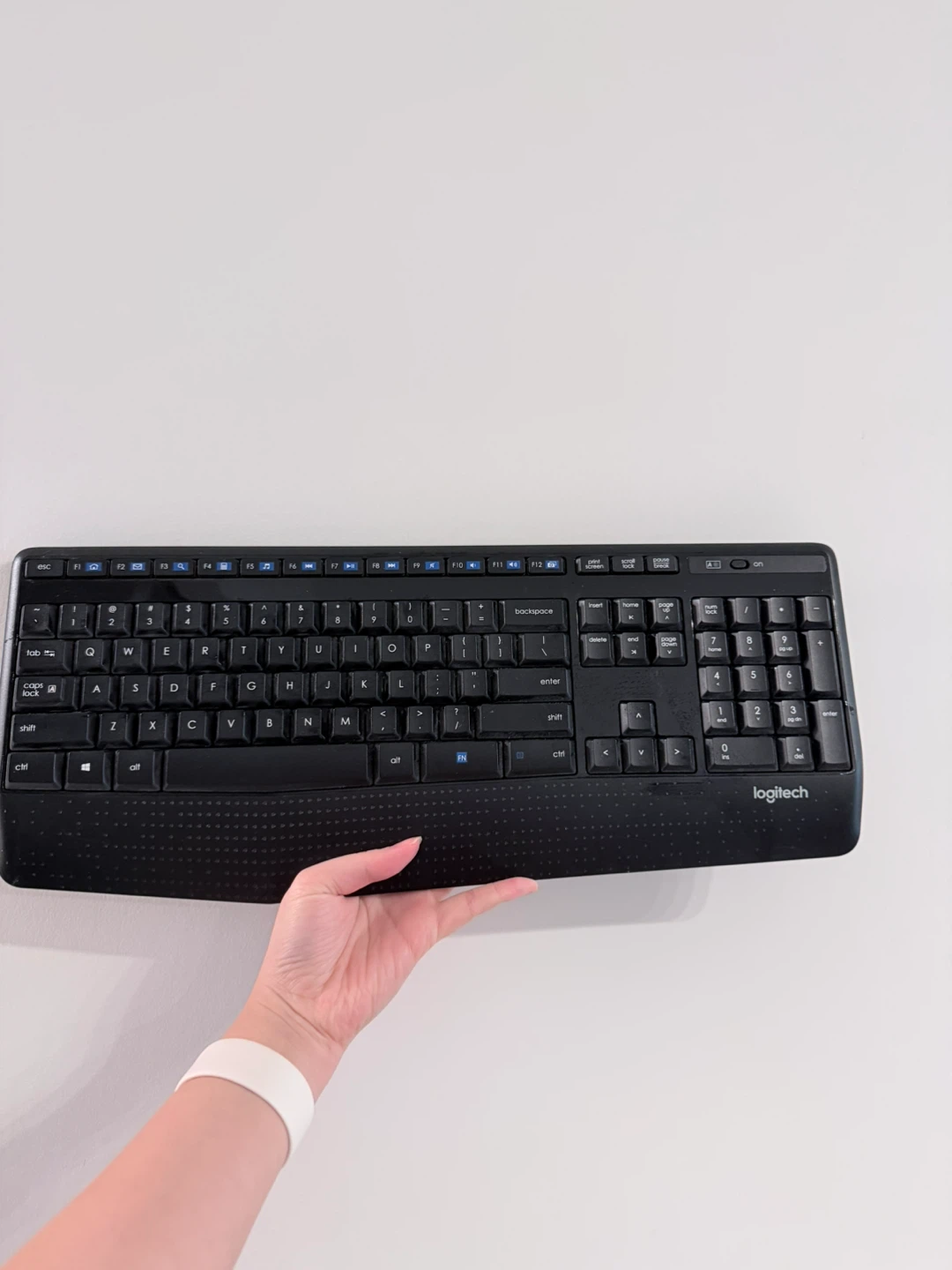 Logitech Wireless Keyboard and Mouse Combo - photo 2