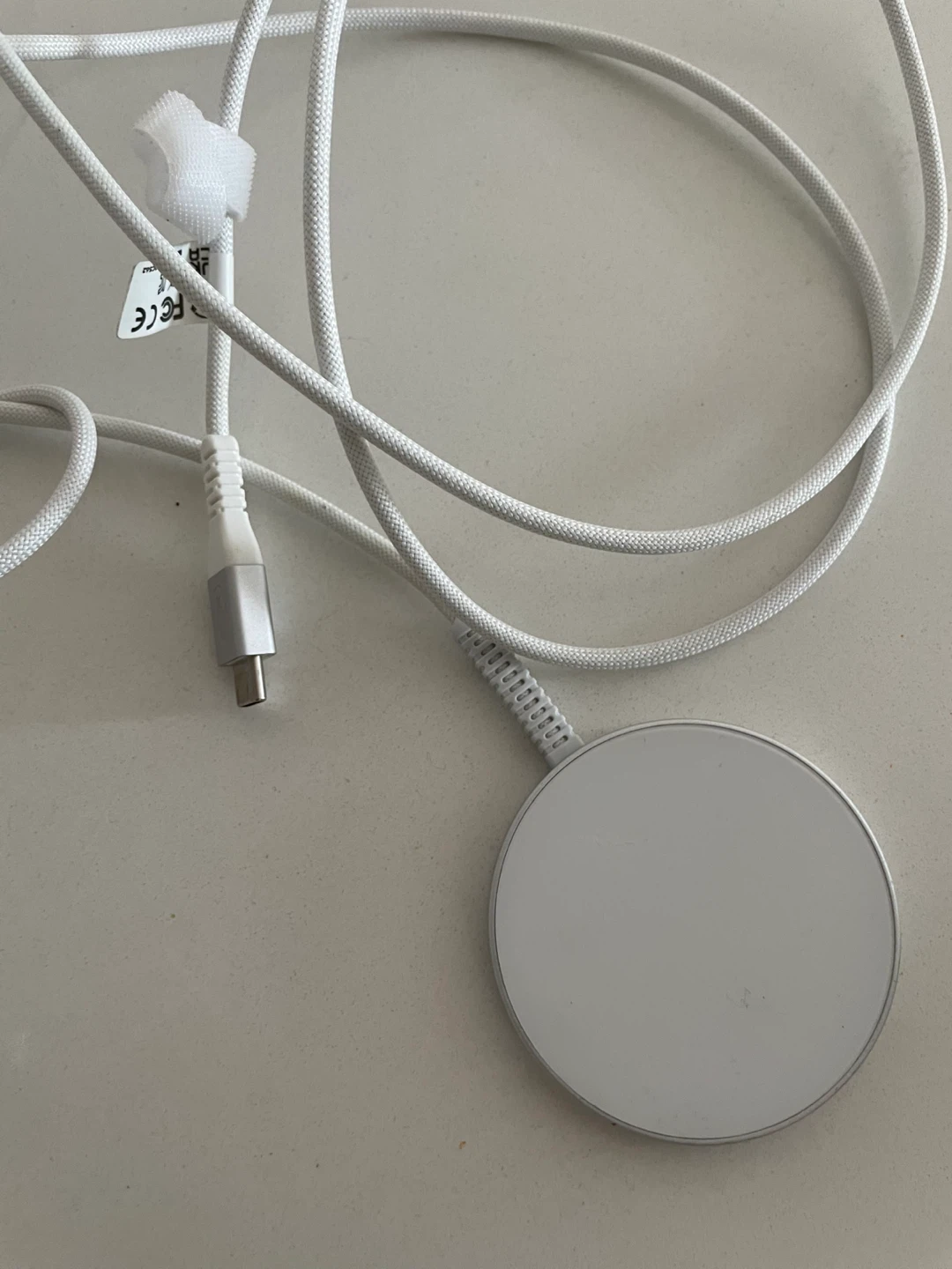 White Magnetic Wireless Charger
