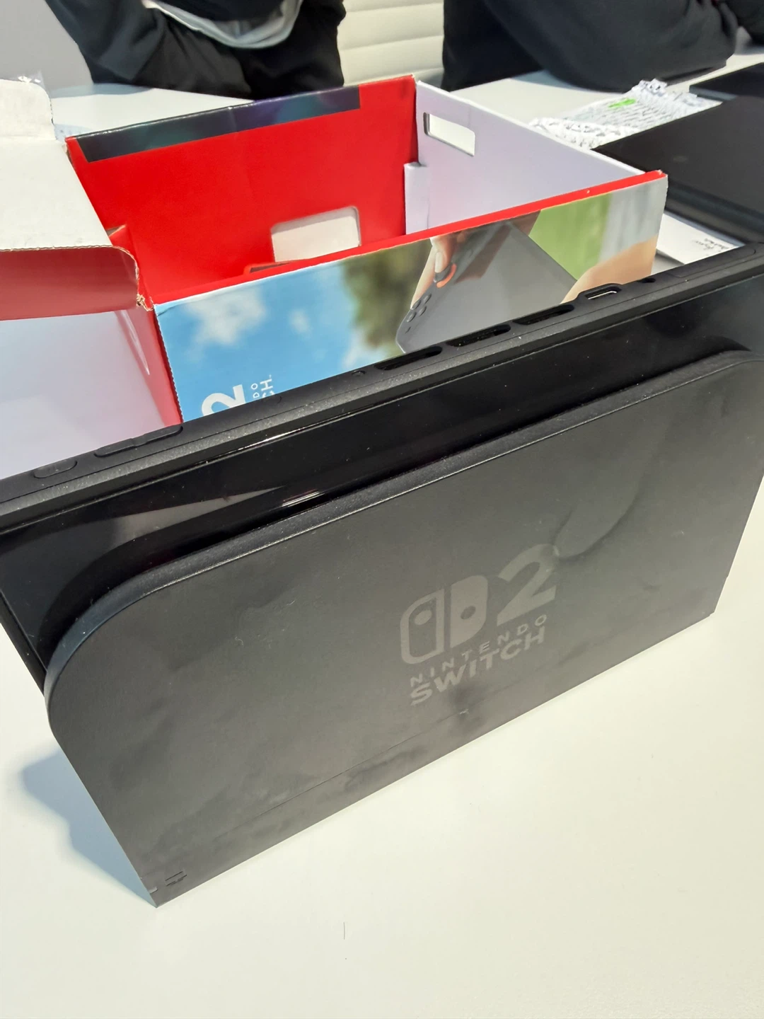 Nintendo Switch Console with Donkey Kong Country Returns - photo 2