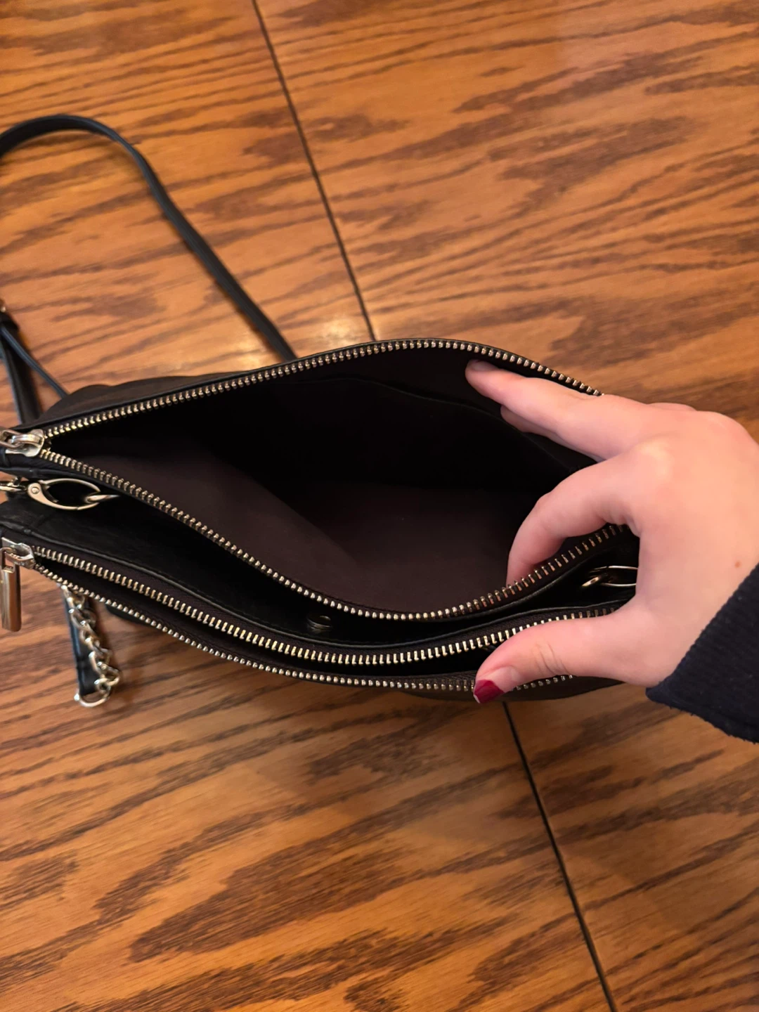 DANIER Black Leather Crossbody Bag - photo 3