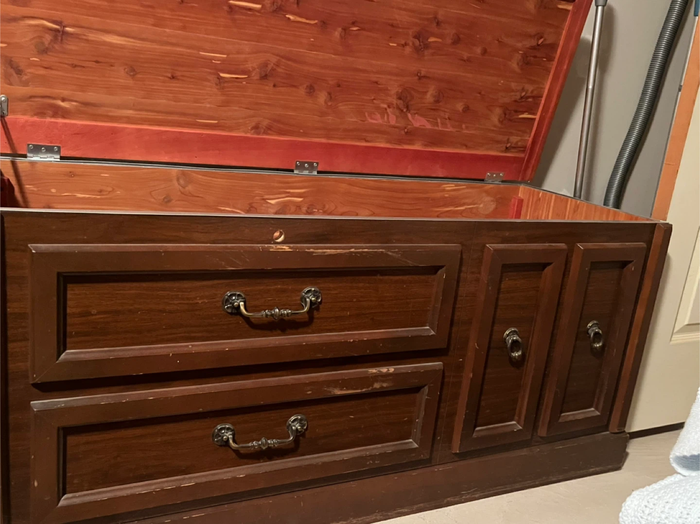 Huppe Caprice Cedar Chest Dresser with Drawers - photo 3