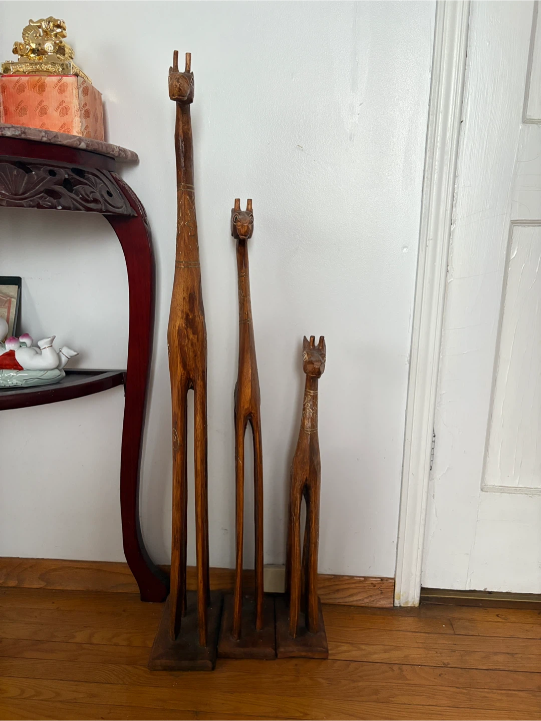 Set of 3 Wooden Giraffe Figurines - photo 2