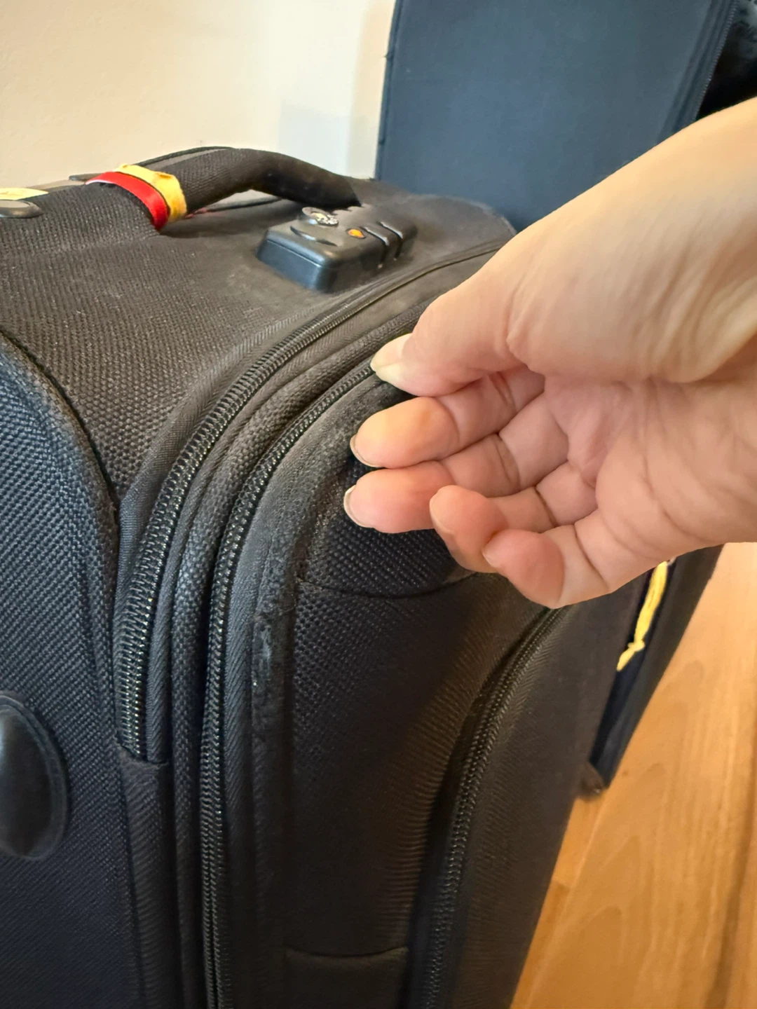 Small Black Rolling Suitcase - photo 4