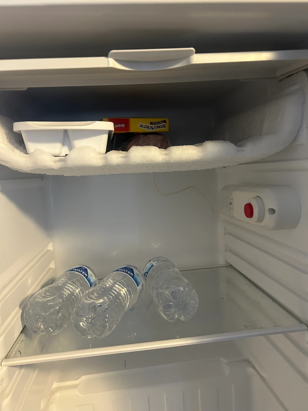 Magic Chef Mini Refrigerator - photo 3